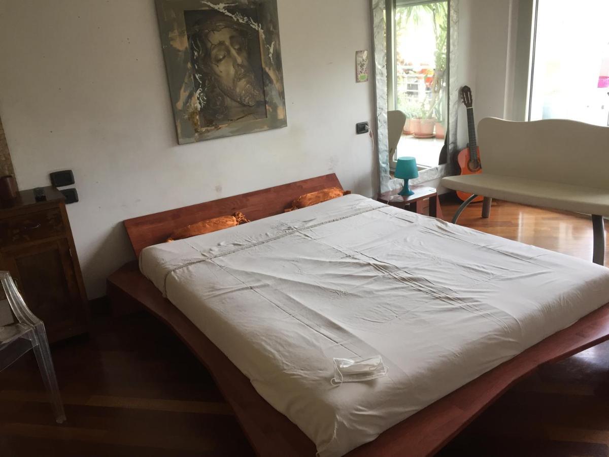 Ferienwohnung Casa Delle Sorprese Pescara Exterior foto
